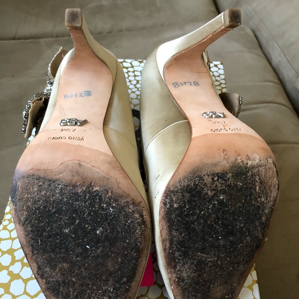 ABS Allen Schwartz Rhinestone Bow Heels - Picture 4 of 4